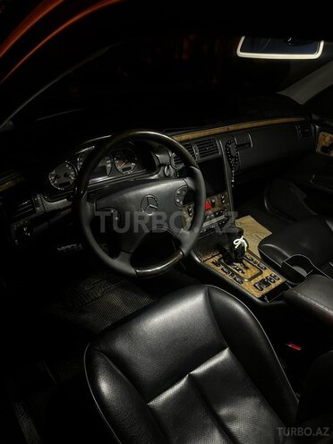 Mercedes E 320 2000, 311,000 km - 3.2 l - Bakı