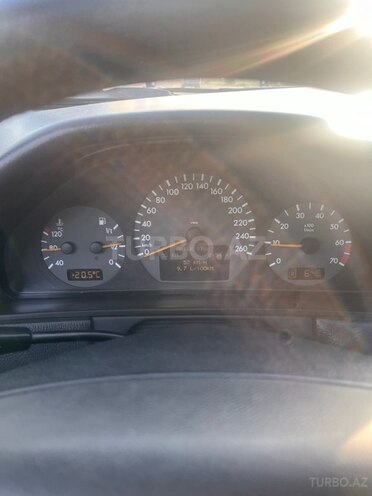 Mercedes E 320 2000, 311,000 km - 3.2 l - Bakı