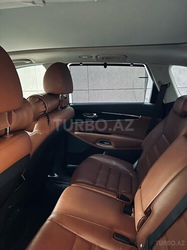 Kia Sorento-8