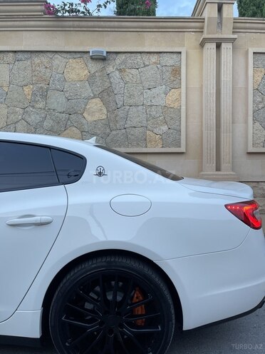 Maserati Quattroporte-11