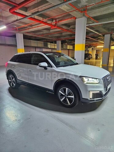 Audi Q2 e-tron-3