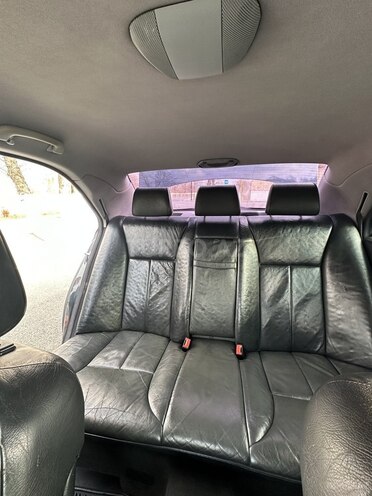 Mercedes E 270 2001, 395,000 km - 2.7 л - Zaqatala