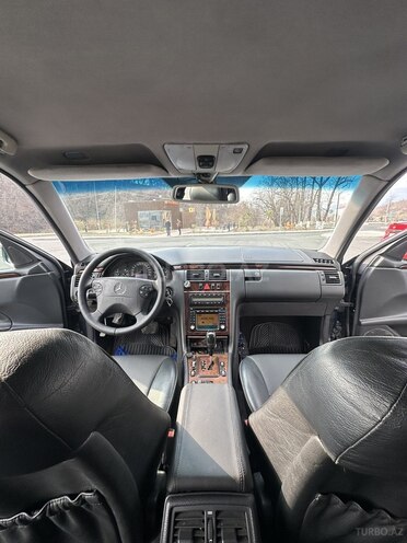 Mercedes E 270 2001, 395,000 km - 2.7 л - Zaqatala