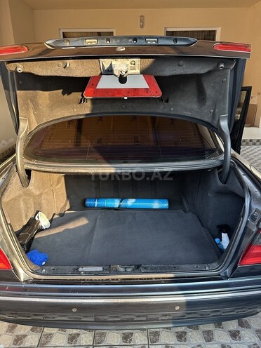 Mercedes E 270 2001, 395,000 km - 2.7 л - Zaqatala