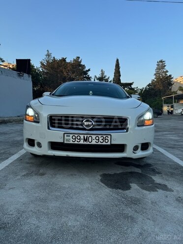 Nissan Maxima-1