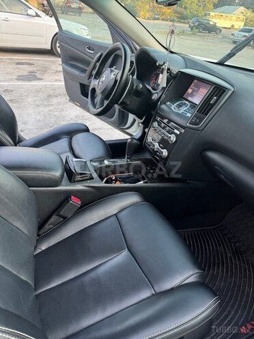 Nissan Maxima-13