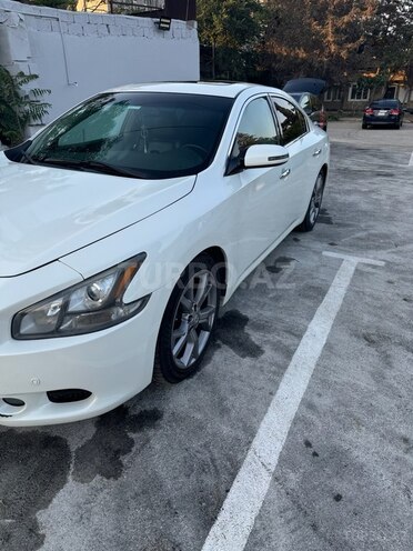 Nissan Maxima-9