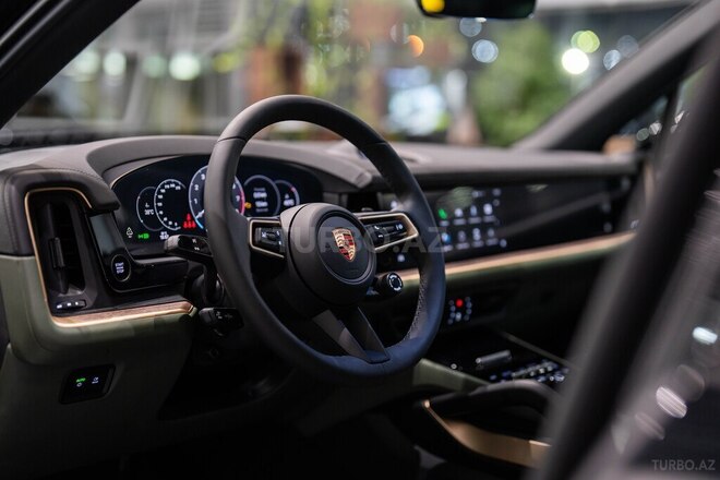 Porsche Cayenne E-Hybrid-11
