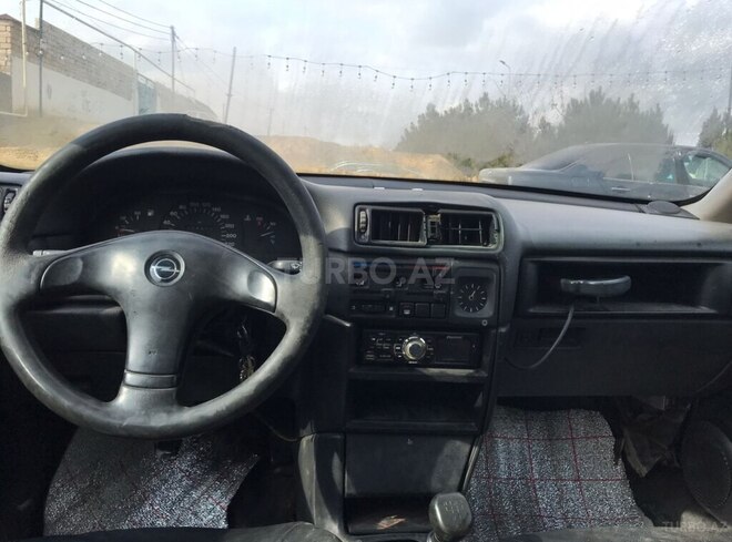 Opel Vectra 1993, 245,000 km - 2.0 l - Sumqayıt
