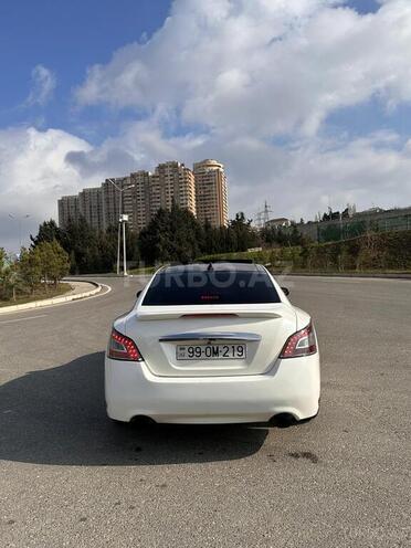 Nissan Maxima-5