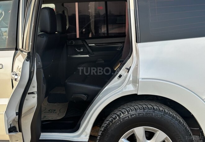 Mitsubishi Pajero 2012, 213,000 km - 3.5 л - Bakı
