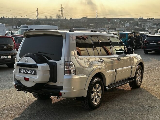 Mitsubishi Pajero 2012, 213,000 km - 3.5 л - Bakı