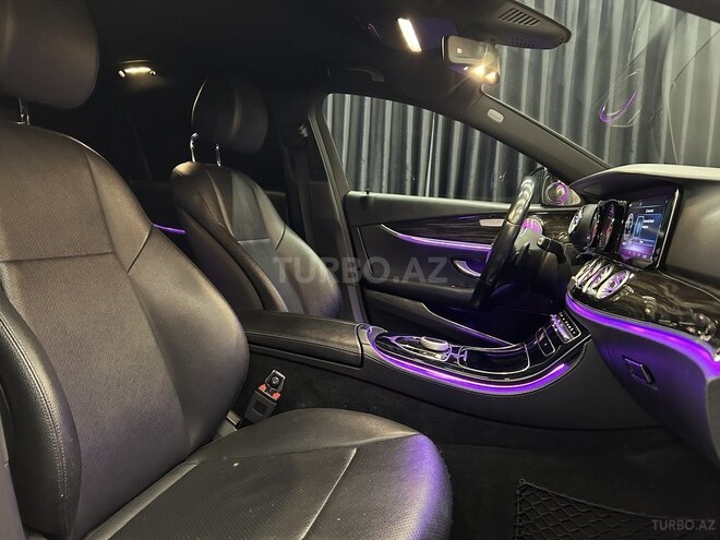 Mercedes E 300-13