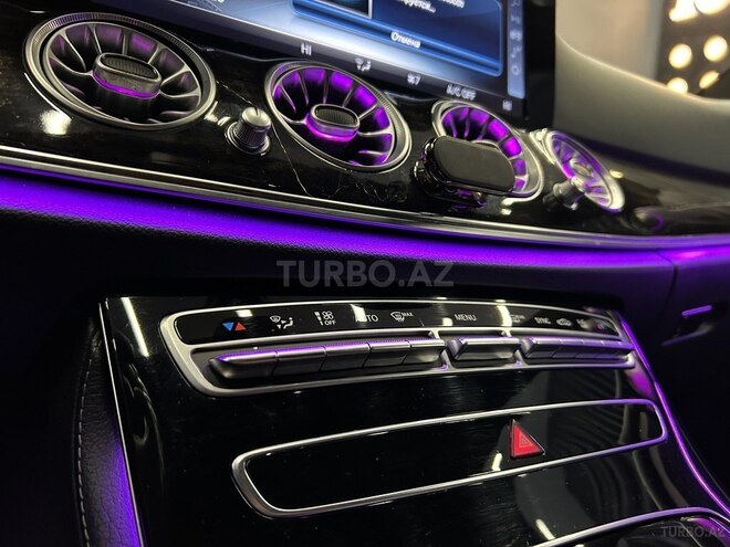 Mercedes E 300-15
