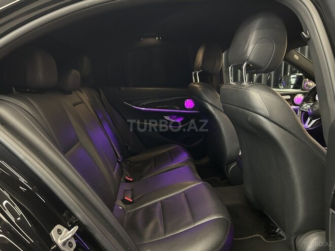 Mercedes E 300-9