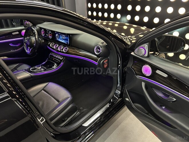 Mercedes E 300-11