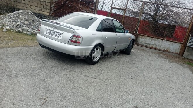 Audi A4 1995, 360,000 km - 2.8 l - Şəki