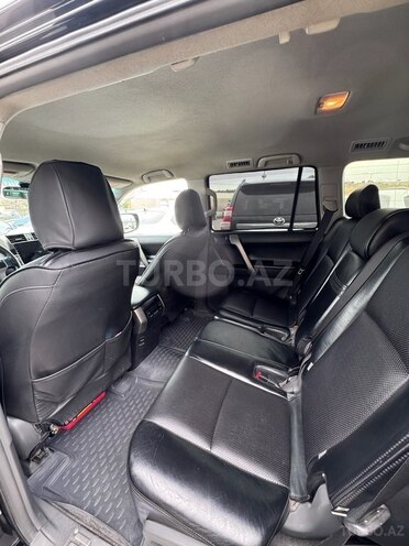 Toyota Land Cruiser Prado-10