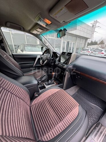 Toyota Land Cruiser Prado-9