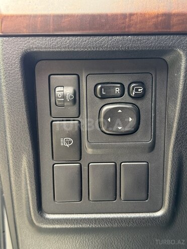 Toyota Land Cruiser Prado-13