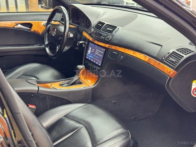 Mercedes E 220-13