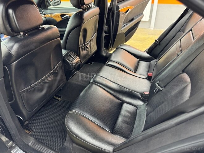 Mercedes E 220-17
