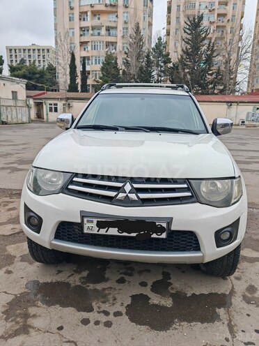 Mitsubishi L200 2011, 384,300 km - 2.5 l - Bakı