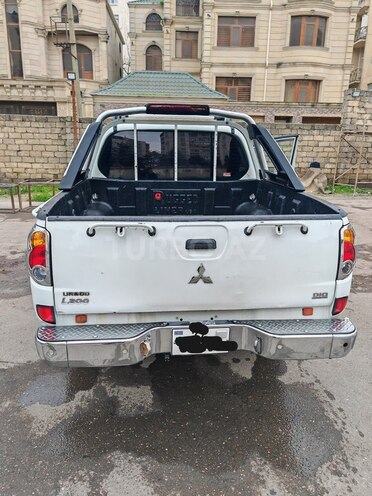 Mitsubishi L200 2011, 384,300 km - 2.5 l - Bakı