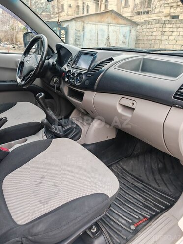 Mitsubishi L200 2011, 384,300 km - 2.5 l - Bakı