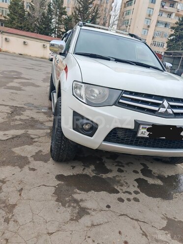 Mitsubishi L200 2011, 384,300 km - 2.5 l - Bakı
