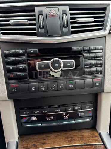 Mercedes E 220 d-13