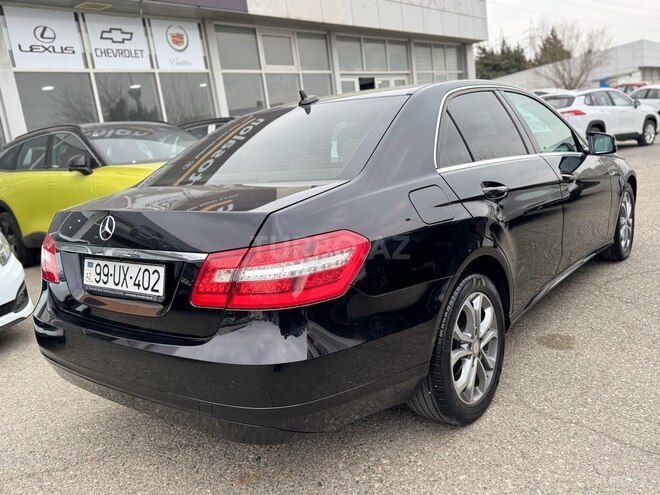 Mercedes E 220 d-6