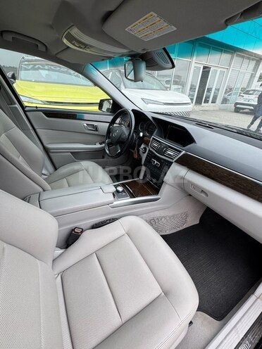 Mercedes E 220 d-9