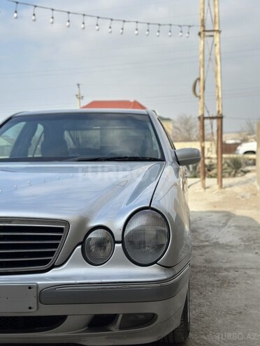 Mercedes E 240 2000, 296,000 km - 2.4 l - Bakı