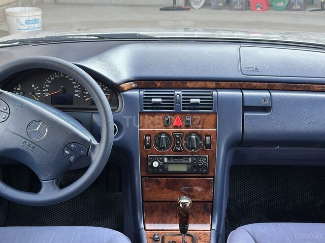 Mercedes E 240 2000, 296,000 km - 2.4 l - Bakı