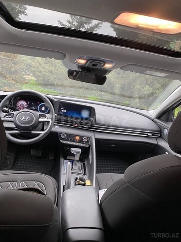 Hyundai Elantra-10