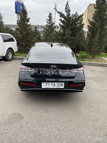 Hyundai Elantra-9
