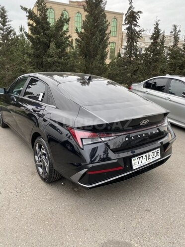 Hyundai Elantra-5