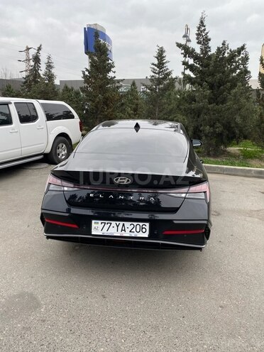 Hyundai Elantra-7