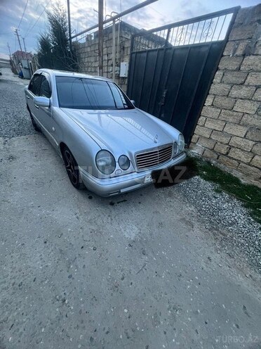 Mercedes E 220 d 1999, 283,000 km - 2.2 л - Bakı
