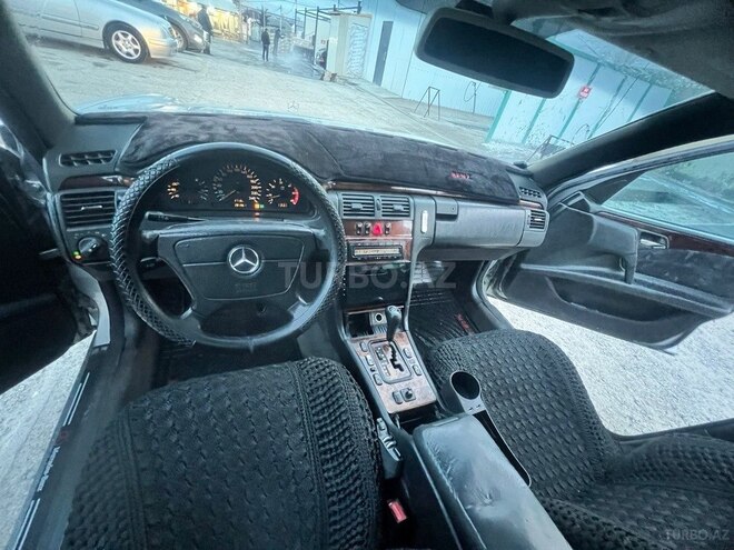 Mercedes E 220 d 1999, 283,000 km - 2.2 л - Bakı