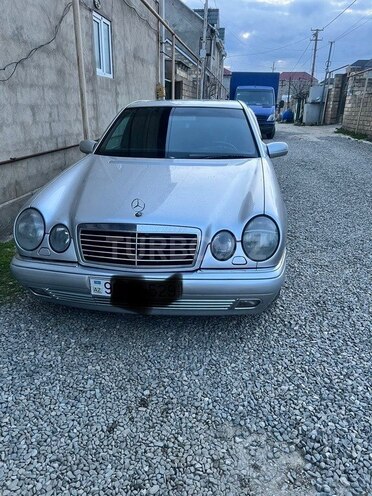 Mercedes E 220 d 1999, 283,000 km - 2.2 л - Bakı