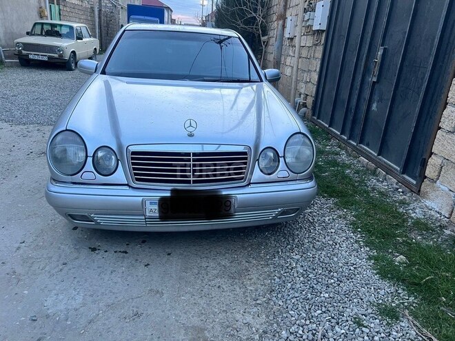 Mercedes E 220 d 1999, 283,000 km - 2.2 л - Bakı