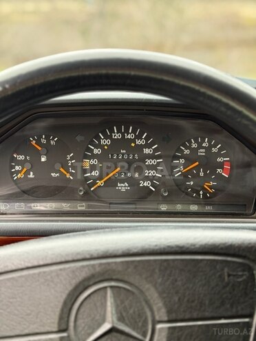 Mercedes E 200 1993, 122,000 km - 2.0 l - Quba