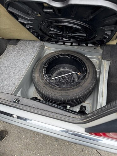 Mercedes E 200 1993, 122,000 km - 2.0 l - Quba