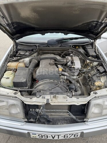 Mercedes E 200 1993, 122,000 km - 2.0 l - Quba