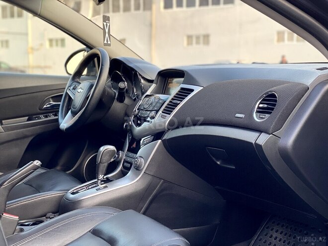 Chevrolet Cruze-16
