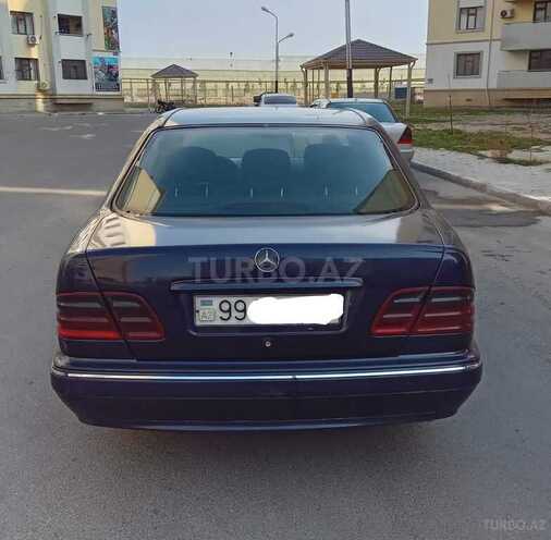Mercedes E 220 d-2