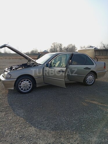 Mercedes C 240 1998, 575,000 km - 2.4 л - Yevlax