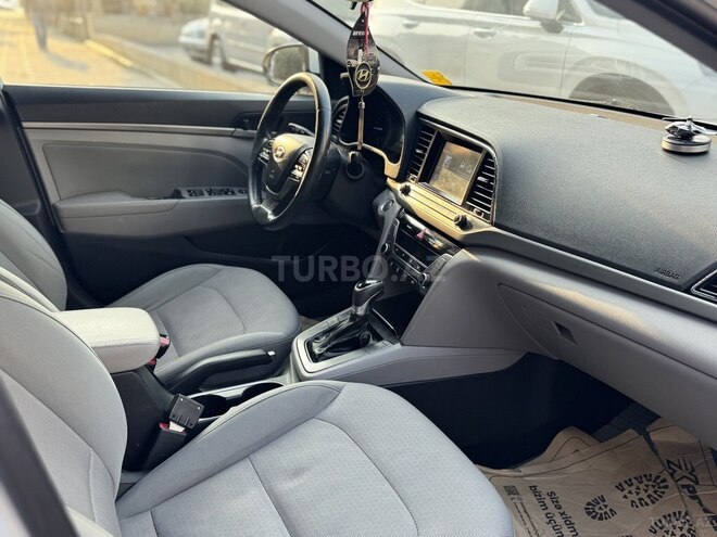 Hyundai Elantra 2016, 240,000 km - 1.4 l - Sumqayıt